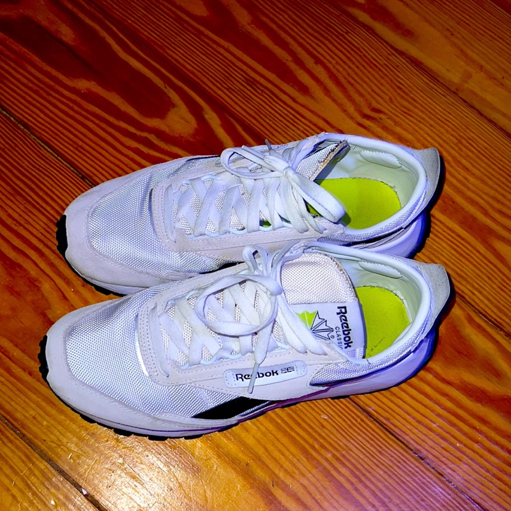 Reebok Sneakers